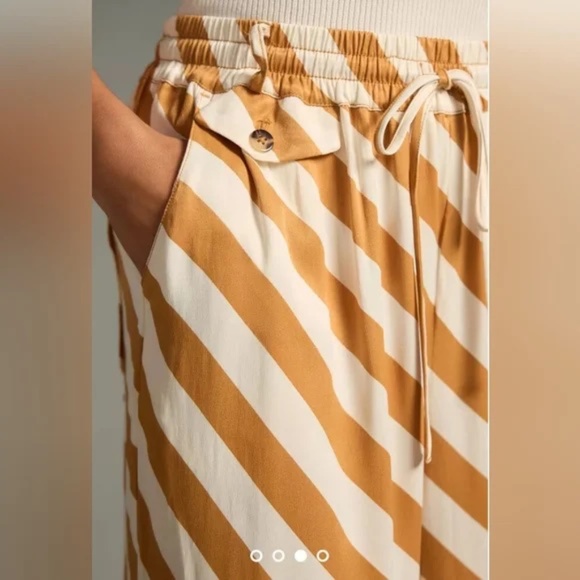 Maeve - Picture 3 of 6